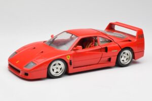 Ferrari F40 Sarkans Bburago 1:18 3032 Metāls