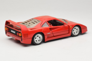 Ferrari F40 Sarkans Tonka 1:18 17004 Metāls — attēls 3 no 8