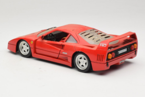 Ferrari F40 Sarkans Tonka 1:18 17004 Metāls — attēls 7 no 8