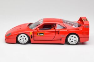 Ferrari F40 Sarkans Bburago 1:18 3332 Metāls — attēls 4 no 8