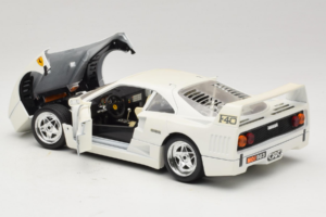 Ferrari F40 Balts Bburago 1:18 3332-W4 Metāls — attēls 5 no 8