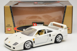 Ferrari F40 Balts Bburago 1:18 3332-W4 Metāls — attēls 8 no 8