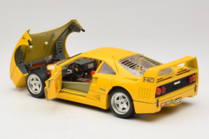Ferrari F40 Dzeltens Bburago 1:18 3032-Y1 Metāls — attēls 5 no 8