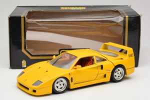 Ferrari F40 Dzeltens Bburago 1:18 3032-Y1 Metāls — attēls 8 no 8