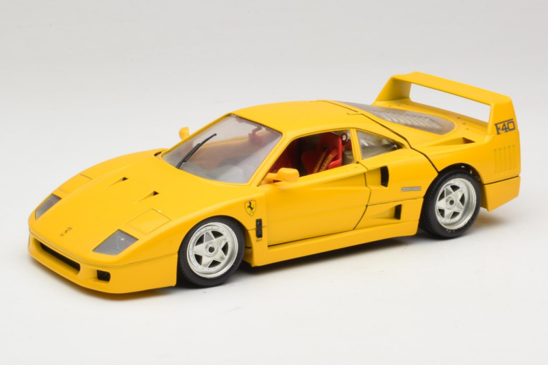 Ferrari F40 Dzeltens Bburago 1:18 3032-Y1 Metāls