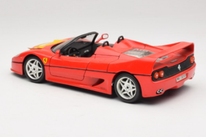 Ferrari F50 Kabriolets 50 Jahre Ferrari 24 Jahre Bburago FMC Sarkans Bburago 1:18 3352-P1 Metāls — attēls 7 no 8