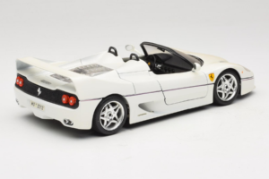Ferrari F50 Kabriolets Balts Bburago 1:18 3352-W1 Metāls — attēls 3 no 8