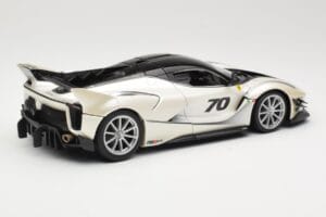 Ferrari FXX-K Evo #70 Balts Bburago 1:18 18-16012 Metāls — attēls 3 no 8