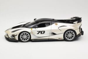 Ferrari FXX-K Evo #70 Balts Bburago 1:18 18-16012 Metāls — attēls 4 no 8