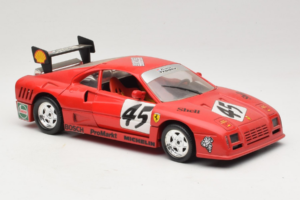 Ferrari 288 GTO Evoluzione #45 Sarkans Revell 1:18 48820 Metāls — attēls 6 no 8