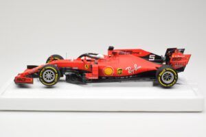 Ferrari SF90 #5 S. Vettel Australian GP 2019 BBR 1:18 BBR191805DIE Sveķi — attēls 3 no 6