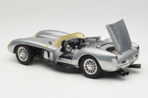 Ferrari Testa Rossa Chrome Silver Hot Wheels 1:18 25737 Metāls — attēls 5 no 8