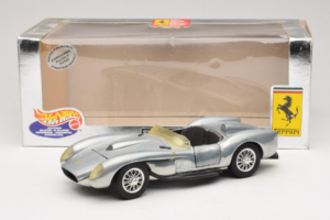 Ferrari Testa Rossa Chrome Silver Hot Wheels 1:18 25737 Metāls — attēls 8 no 8