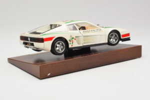 Ferrari Testarossa Italia 90 Balts Bburago 1:18 3059-W1 Metāls — attēls 4 no 8
