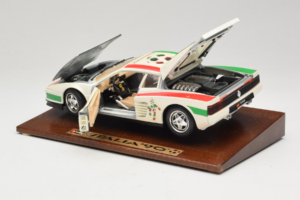 Ferrari Testarossa Italia 90 Balts Bburago 1:18 3059-W1 Metāls — attēls 5 no 8