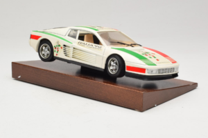 Ferrari Testarossa Italia 90 Balts Bburago 1:18 3059-W1 Metāls — attēls 7 no 8