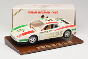 Ferrari Testarossa Italia 90 Balts Bburago 1:18 3059-W1 Metāls — attēls 8 no 8