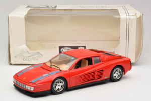 Ferrari Testarossa PPG Auto Refinish Sarkans Bburago 1:18 3039-P3 Metāls — attēls 8 no 8