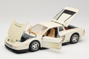 Ferrari Testarossa Balts Bburago 1:18 3019-W1 Metāls — attēls 2 no 8