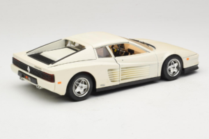 Ferrari Testarossa Balts Bburago 1:18 3019-W1 Metāls — attēls 3 no 8