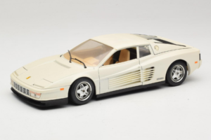 Ferrari Testarossa Balts Bburago 1:18 3019-W1 Metāls