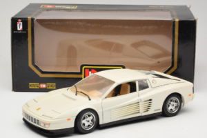 Ferrari Testarossa Balts Bburago 1:18 3019-W1 Metāls — attēls 8 no 8