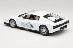 Ferrari Testarossa Balts Miami Vice Hot Wheels 1:18 P9904 Metāls — attēls 5 no 6