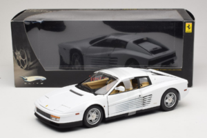 Ferrari Testarossa Balts Miami Vice Hot Wheels 1:18 P9904 Metāls — attēls 6 no 6