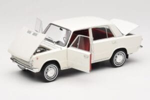 Fiat 124 Balts IXO 1:18 18CMC205OP Metāls — attēls 2 no 8