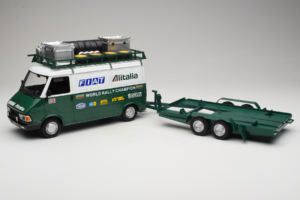Fiat 242 Alitalia Rally Team Assistance With Trailer 1978 IXO 1:18 18CMC027WX Metāls