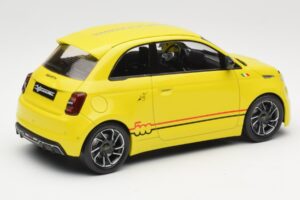 Abarth 500e Dzeltens IXO 1:18 MCG18498 Metāls — attēls 2 no 6