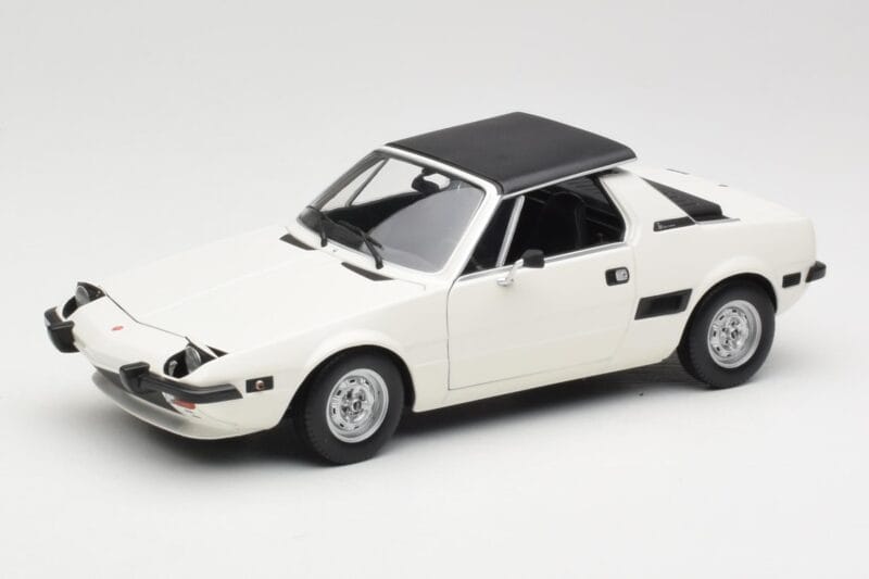 Fiat X1/9 Balts Minichamps 1:18 100121685 Metāls