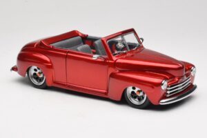 Ford Cabriolet Red Metallic Road Signature 1:18 30028 Metāls — attēls 6 no 8