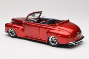 Ford Cabriolet Red Metallic Road Signature 1:18 30028 Metāls — attēls 7 no 8