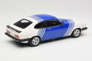 Ford Capri Mk2 3.0 Balts ar Zilām Svītrām Minichamps 1:18 155788600 Metāls — attēls 2 no 6