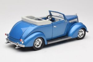Ford Kabriolets Zils Road Signature 1:18 92238 Metāls — attēls 3 no 8