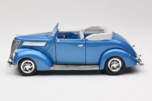 Ford Kabriolets Zils Road Signature 1:18 92238 Metāls — attēls 4 no 8