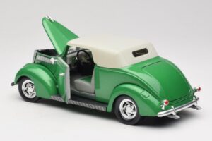 Ford Kabriolets Zaļš Road Signature 1:18 92239 Metāls — attēls 5 no 8