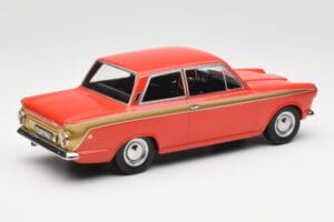 Ford Cortina Lotus Red & Gold Stripe MCG 1:18 MCG18532 Metāls — attēls 2 no 6