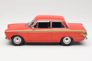 Ford Cortina Lotus Red & Gold Stripe MCG 1:18 MCG18532 Metāls — attēls 3 no 6
