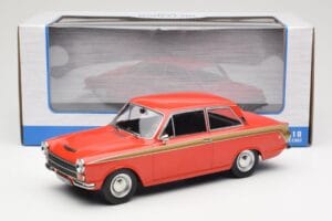 Ford Cortina Lotus Red & Gold Stripe MCG 1:18 MCG18532 Metāls — attēls 6 no 6
