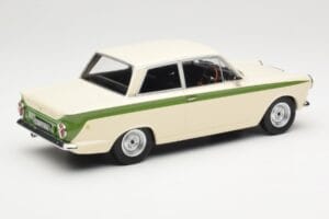 Ford Cortina Lotus White & Green Stripe MCG 1:18 MCG18434 Metāls — attēls 2 no 6