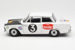 Ford Cortina Mk1 #3 P. Hughes / B. Young African Safari Rally 1964 AUTOart 1:18 86428 Metāls — attēls 4 no 8