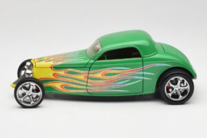 Ford Coupe Zaļš ar Uguni Road Signature 1:18 30109 Metāls — attēls 4 no 8