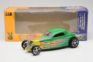 Ford Coupe Zaļš ar Uguni Road Signature 1:18 30109 Metāls — attēls 8 no 8
