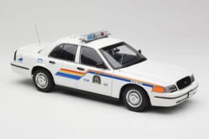 Ford Crown Victoria RCMP Police Car AUTOart 1:18 72706 Metāls — attēls 6 no 8