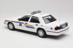 Ford Crown Victoria RCMP Police Car AUTOart 1:18 72706 Metāls — attēls 7 no 8