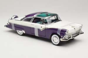 Ford Crown Victoria Balts Violets Road Signature 1:18 92138-P1 Metāls — attēls 4 no 6