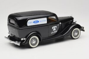 Ford Delivery Truck Ford Parts Melns Solido 1:18 8417 Metāls — attēls 2 no 8