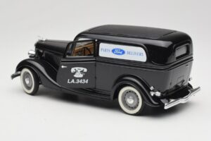 Ford Delivery Truck Ford Parts Melns Solido 1:18 8417 Metāls — attēls 5 no 8